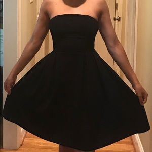 Classy sleeveless little black dress